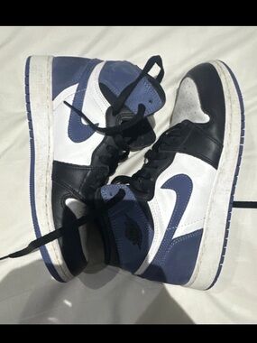 Women’s Jordan Air Jordan 1 Retro High OG "Blue Moon" sneakers UK/6 US/6.5